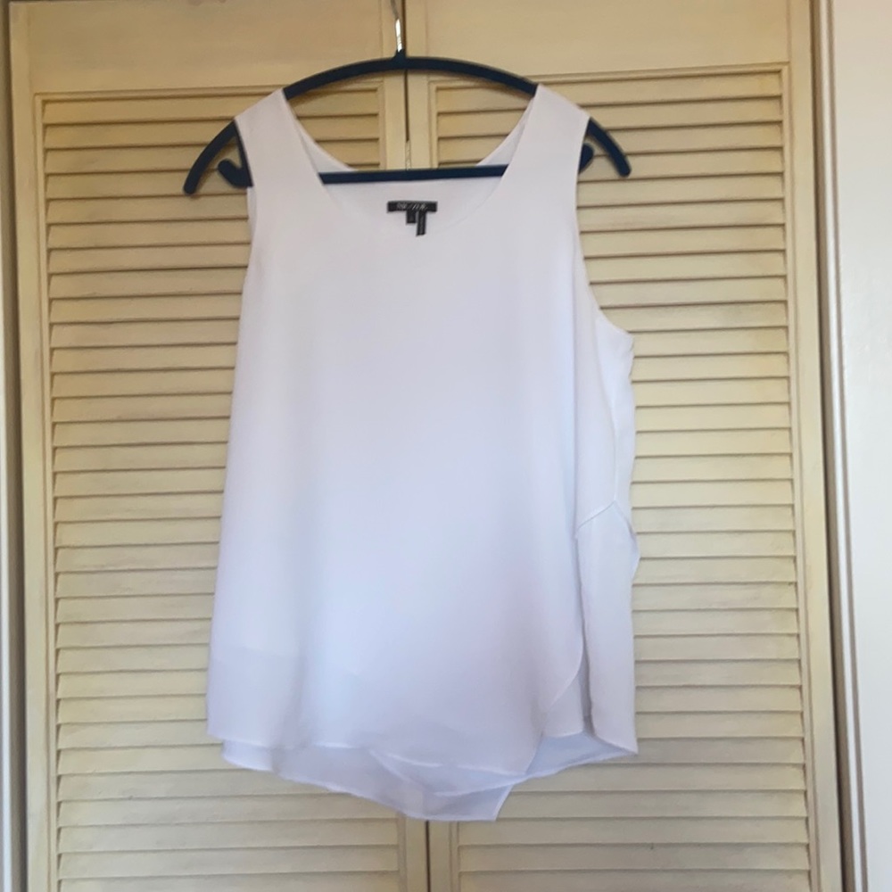 Classic with asymmetric detail